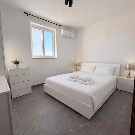 La Siesta 3 By Dna Steps To Pretty Bay Appartement